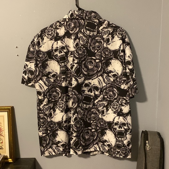 Skull Print Oversized Blouse. - Picture 2 of 2